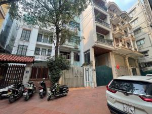 Hoàng Đạo Thành - Nhà đẹp dân xây - MT 5,2m ô tô tải đỗ cửa - 6 tầng thang máy - Vừa ở vừa kinh doanh.10.x tỷ