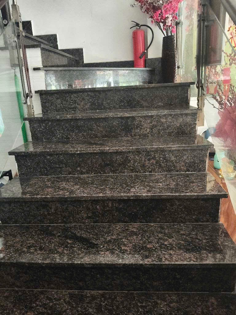  NHÀ 2 MẶT TIỀN, SÂN TRƯỚC RỘNG ĐẬU VỪA 3 XE HƠI, CHỈ 6.xty NHẸ NHÀNG P.THẠNH LỘC Q12