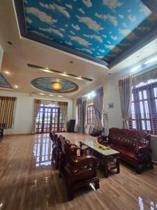 Bán nhà - HXH - Sát mặt tiền - 5Tỷ