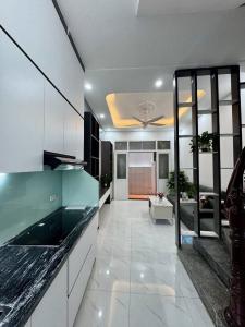 Nhà phố Nguyễn Đức Cảnh - Cạnh hồ điều hoà Đền Lừ Bách_Kinh_Xây .