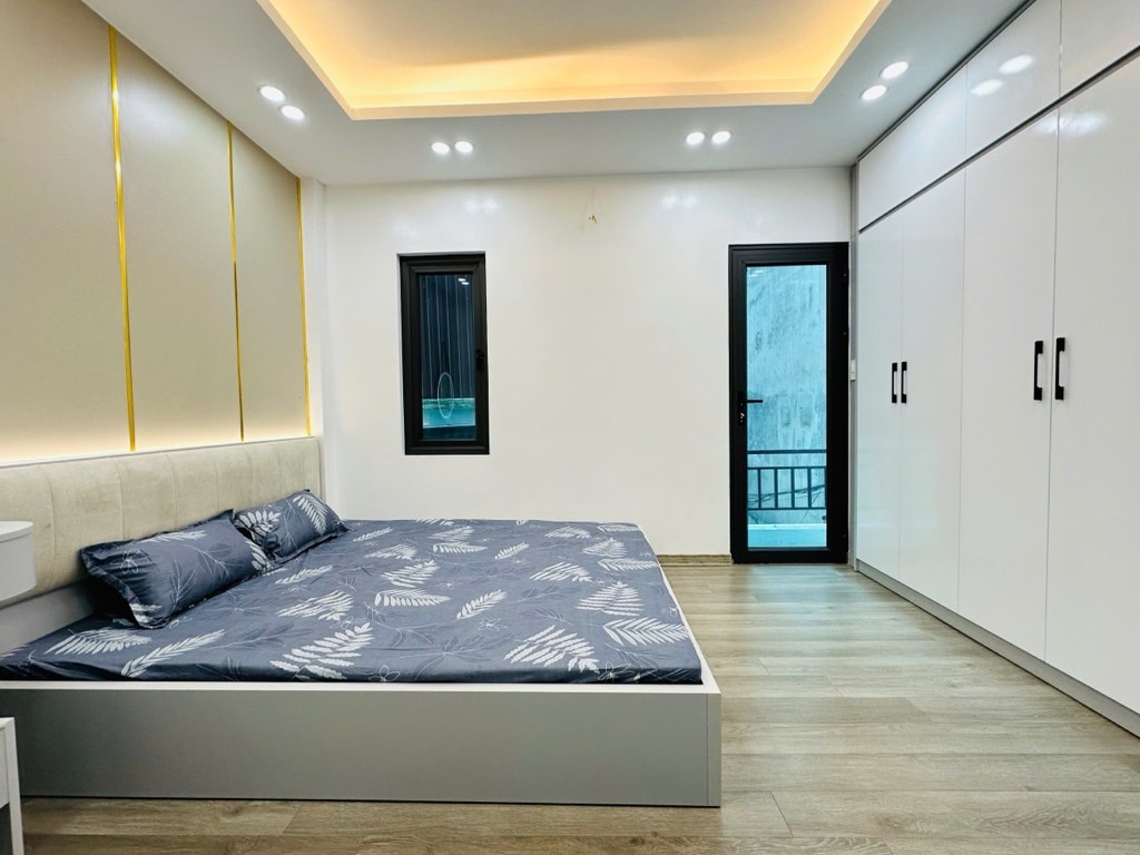 Cách ô tô tránh 20 m,nhỉnh 4 tỷ,sổ đỏ riêng,vuông đẹp,nhà mới sửa ,khách về ở luôn.