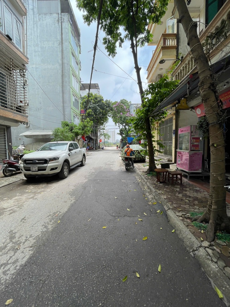 Cách ô tô tránh 20 m,nhỉnh 4 tỷ,sổ đỏ riêng,vuông đẹp,nhà mới sửa ,khách về ở luôn.