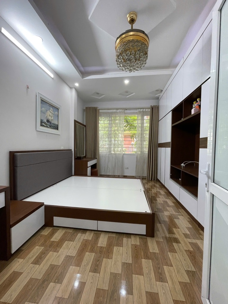 Cách ô tô tránh 20 m,nhỉnh 4 tỷ,sổ đỏ riêng,vuông đẹp,nhà mới sửa ,khách về ở luôn.