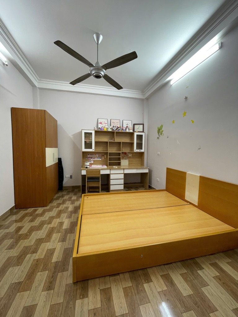 Cách ô tô tránh 20 m,nhỉnh 4 tỷ,sổ đỏ riêng,vuông đẹp,nhà mới sửa ,khách về ở luôn.