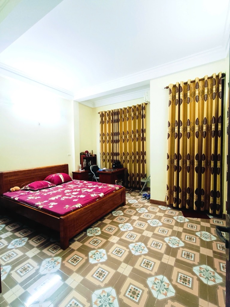 60m 5 tầng hơn 11 tỷ,nhà đẹp Thanh Lân,ô tô đỗ sát nhà,ngõ thông,tiện ích đầy đủ,yên tĩnh.