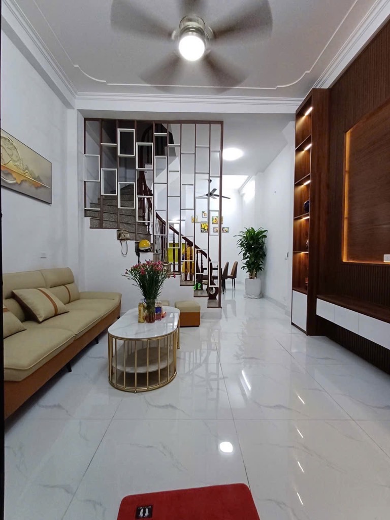 NHÀ DÂN XÂY - SỔ NỞ HẬU -  GẦN MẶT PHỐ Ô TÔ TRÁNH - THOÁNG SÁNG - 35,4/38M 4 TẦNG NHỈNH 6 TỶ.  