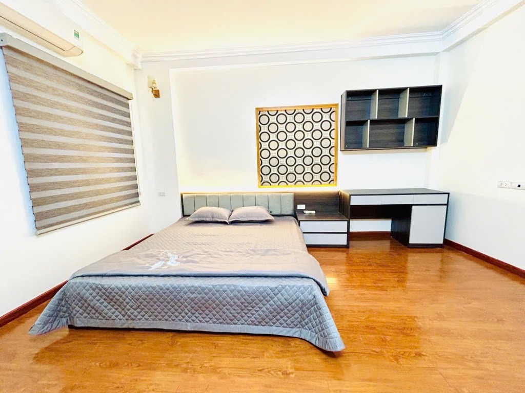 Vọ chồng cô em nhờ bán nhà 5 tầng ,ngõ thông kinh doanh tốt 30/32 m nhonhr  7 tỷ