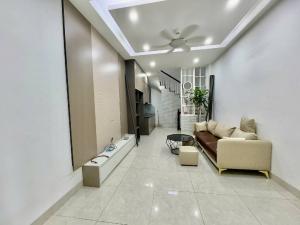 NAM DƯ DÂN XÂY Ở - FULL NỘI THẤT - Ô TÔ TRÁNH 20M - THOÁNG SÁNG 2 MẶT - SÂN RỘNG  TRƯỚC NHÀ ,NHỈNH 6 TỶ.