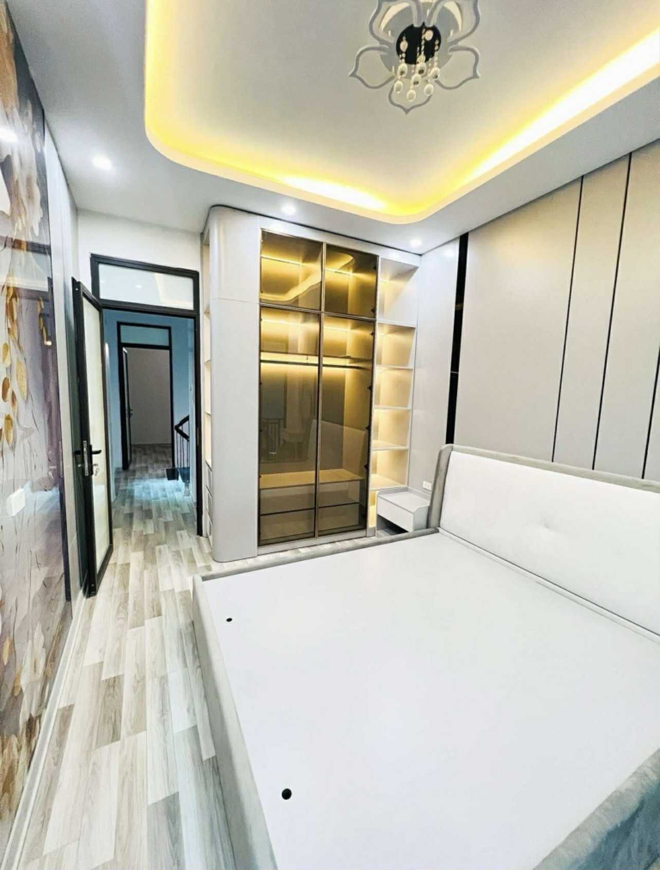 BÁN NHÀ PHÂN LÔ LÊ TRỌNG TẤN THANG MÁY VỪA Ở VỪA KINH DOANH