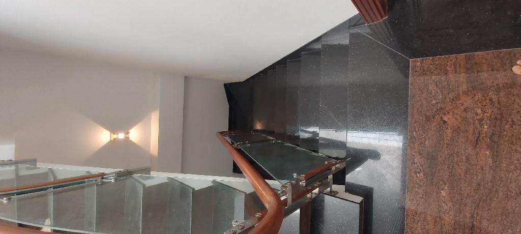 NHÀ Ở NỞ VÍ TIỀN - 3TẦNG BTCT KIÊN CỐ - Ô TÔ VÀO NHÀ   - ĐƯỜNG 160, TĂNG NHƠN PHÚ A, QUẬN 9 - ĐANG CHO THUÊ GIỮ NHÀ 8,5TR/THÁNG