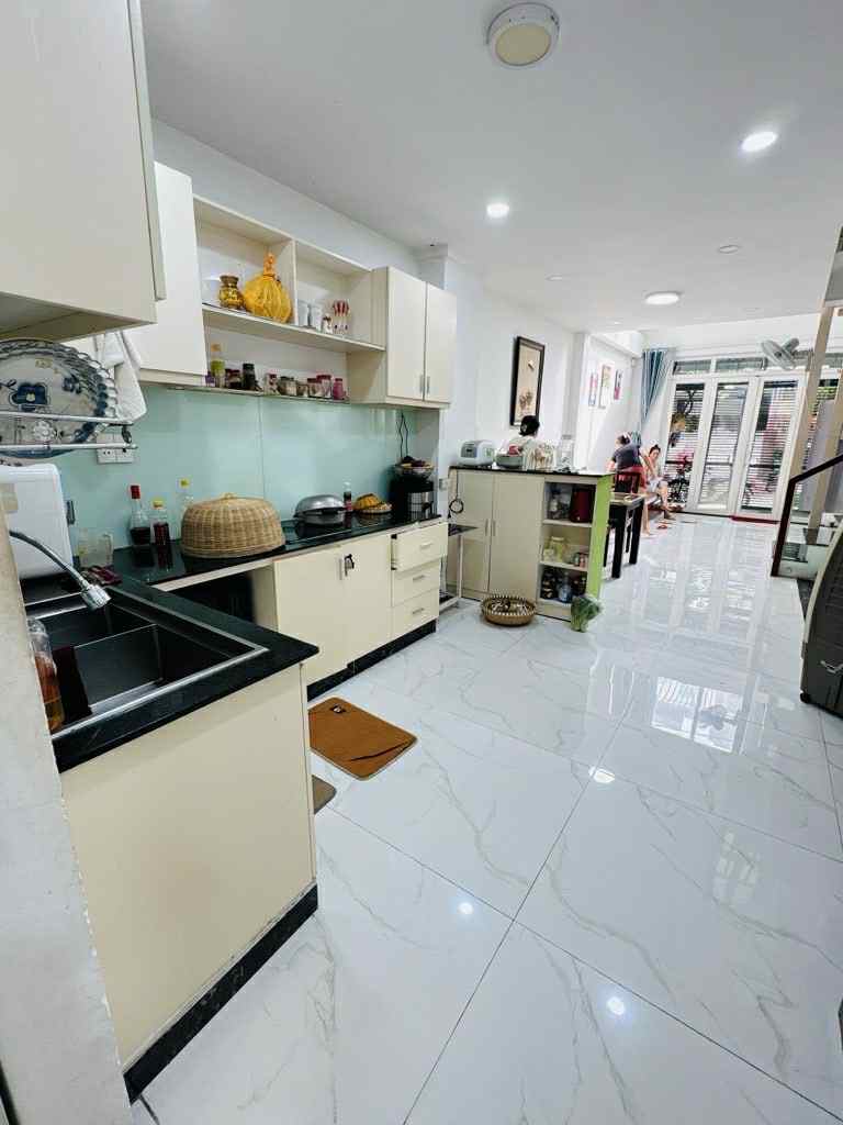 Bán nhà Phú Hữu Quận 9