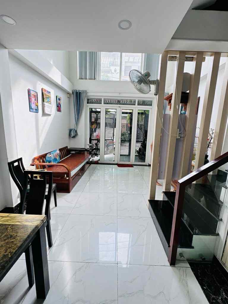 Bán nhà Phú Hữu Quận 9