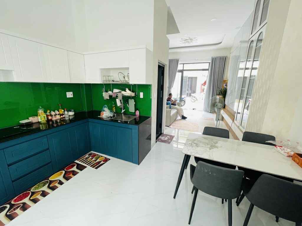 Bán nhà ở đường Trường Lưu Long Trường Quận 9