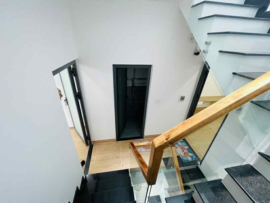 Bán nhà ở đường Trường Lưu Long Trường Quận 9