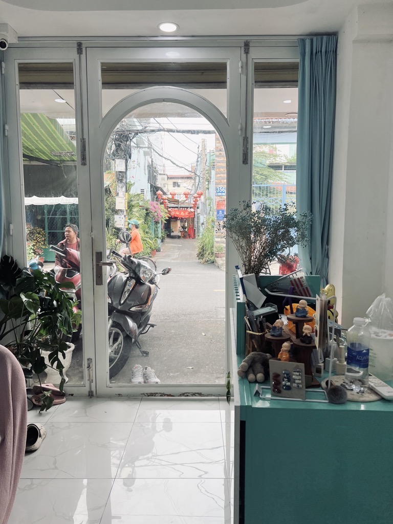 SIÊU PHẨM VỪA Ở - VỪA CHO THUÊ NGAY TẠI QUẬN 6 - VỚI DÒNG TIỀN CỰC ỔN ĐỊNH - NẰM NGAY MẶT TIỀN DÀNH CHO CÁC NHÀ KINH DOANH