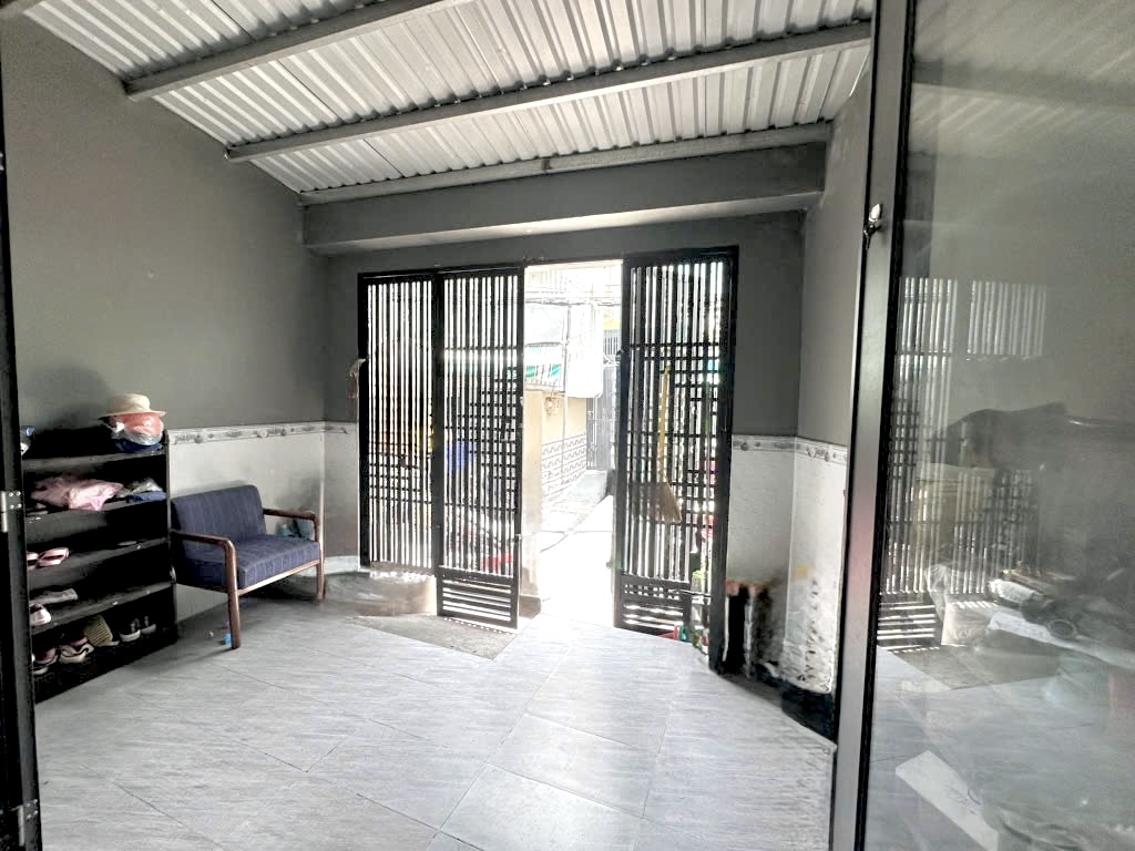 BÁN NHÀ 2 LẦU ĐƯỜNG LÊ VĂN LƯƠNG QUẬN 7, NHỈNH 5 TỶ, XE HƠI ĐẬU TRONG NHÀ, GẦN ĐH TÔN ĐỨC THẮNG & TÀI CHÍNH MARKETING