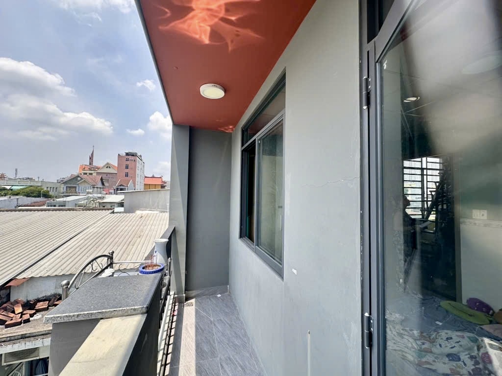 BÁN NHÀ 2 LẦU ĐƯỜNG LÊ VĂN LƯƠNG QUẬN 7, NHỈNH 5 TỶ, XE HƠI ĐẬU TRONG NHÀ, GẦN ĐH TÔN ĐỨC THẮNG & TÀI CHÍNH MARKETING
