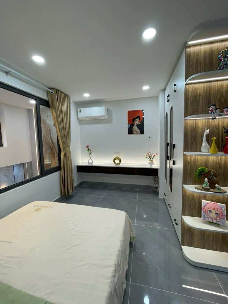 Bán nhà 5 tầng kiểu hiện đạo cách Emart 400m hẽm đẹp 4.5m giá tốt nhất trong khu nhà phân lô đồng bộ