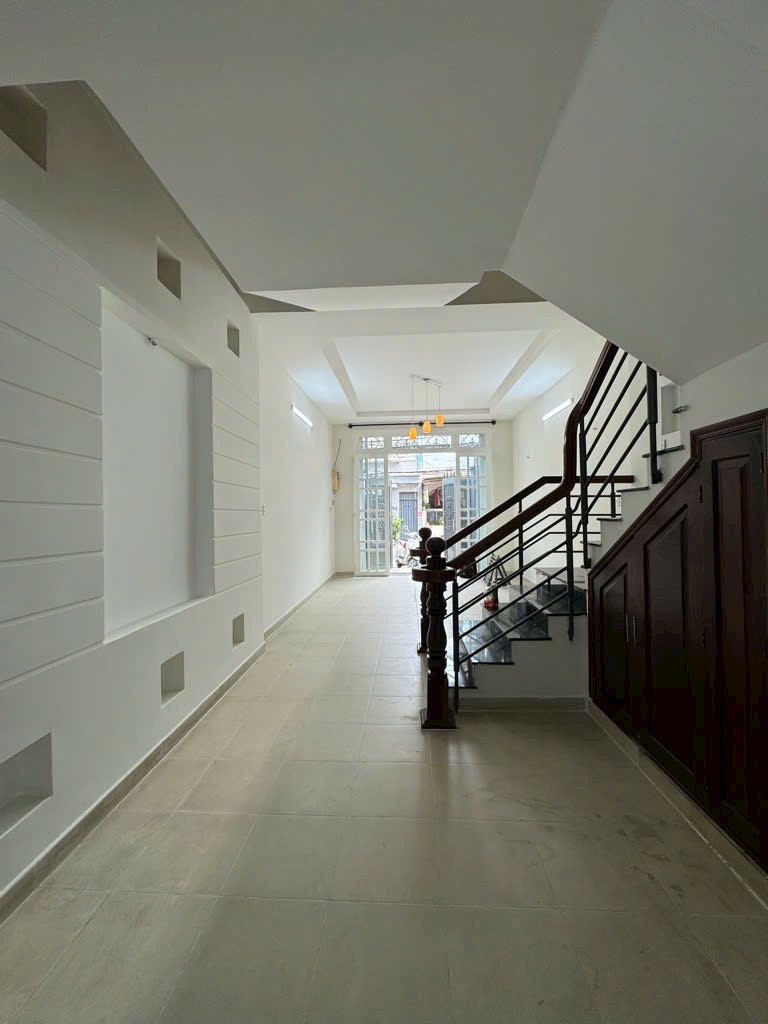 MẶT TIỀN KINH DOANH - CHỢ HẠNH THÔNG TÂY - 4 TẦNG BTCT - KHU PHÂN LÔ ĐỒNG BỘ - HOÀN CÔNG ĐỦ - GIẢM MẠNH BÁN NHANH HƠN 9TỶ  KHÔNG TÌM RA CĂN THỨ 2