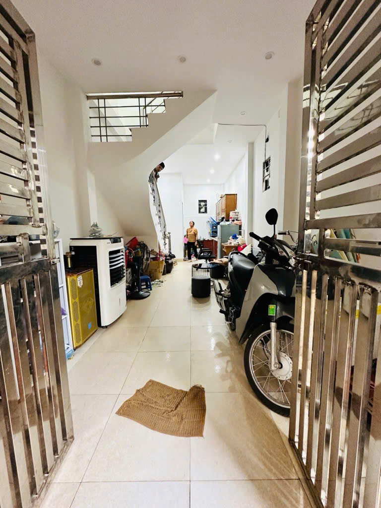 NHÀ LÔ GÓC  THOÁNG 2 MẶT TIỀN- DÂN TỰ XÂY