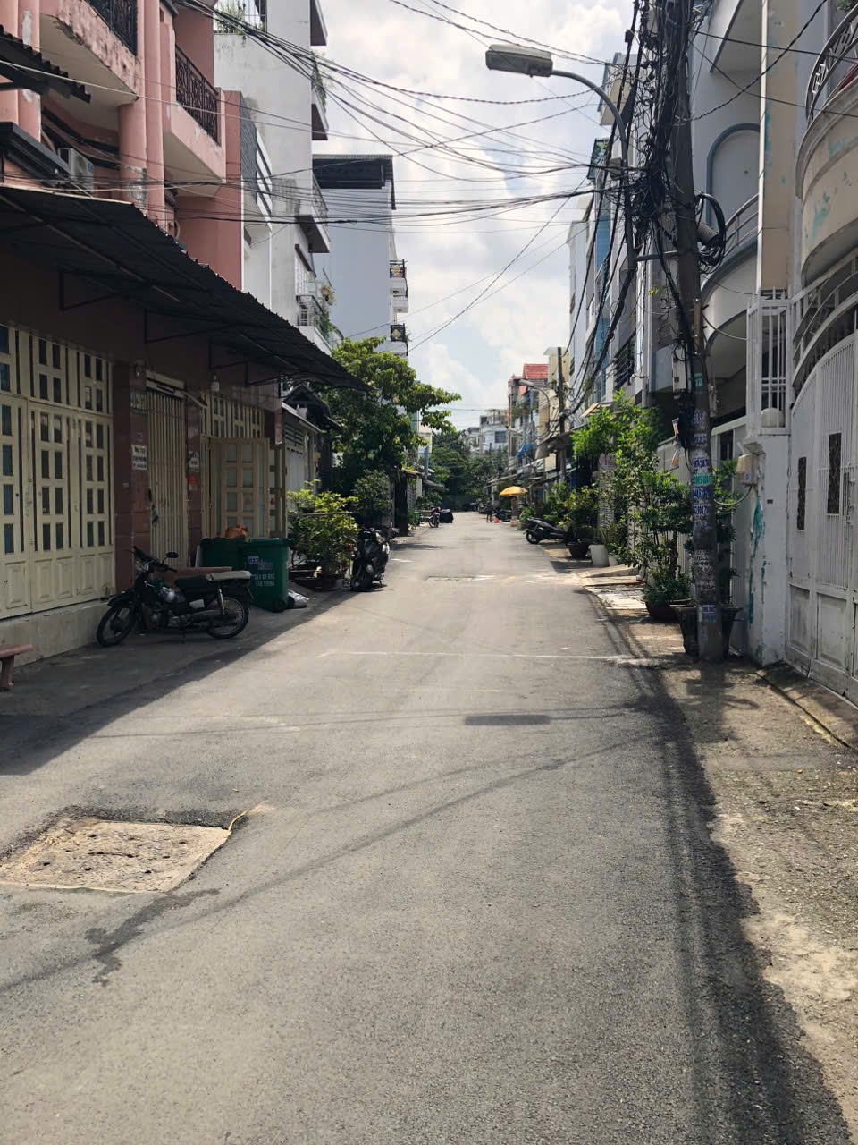 BÁN NHÀ DIỆN TÍCH KHỦNG 130M2 SÁT MẶT TIỀN NGAY BÌNH HƯNG HÒA B HƠN 4 TỶ XÍU