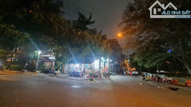 BÁN NHÀ GẦN BÙNG BINH PHÚ LÂM 82M2 ĐƯỜNG 6M 4 TẦNG 4PN NHIK 7TỶ