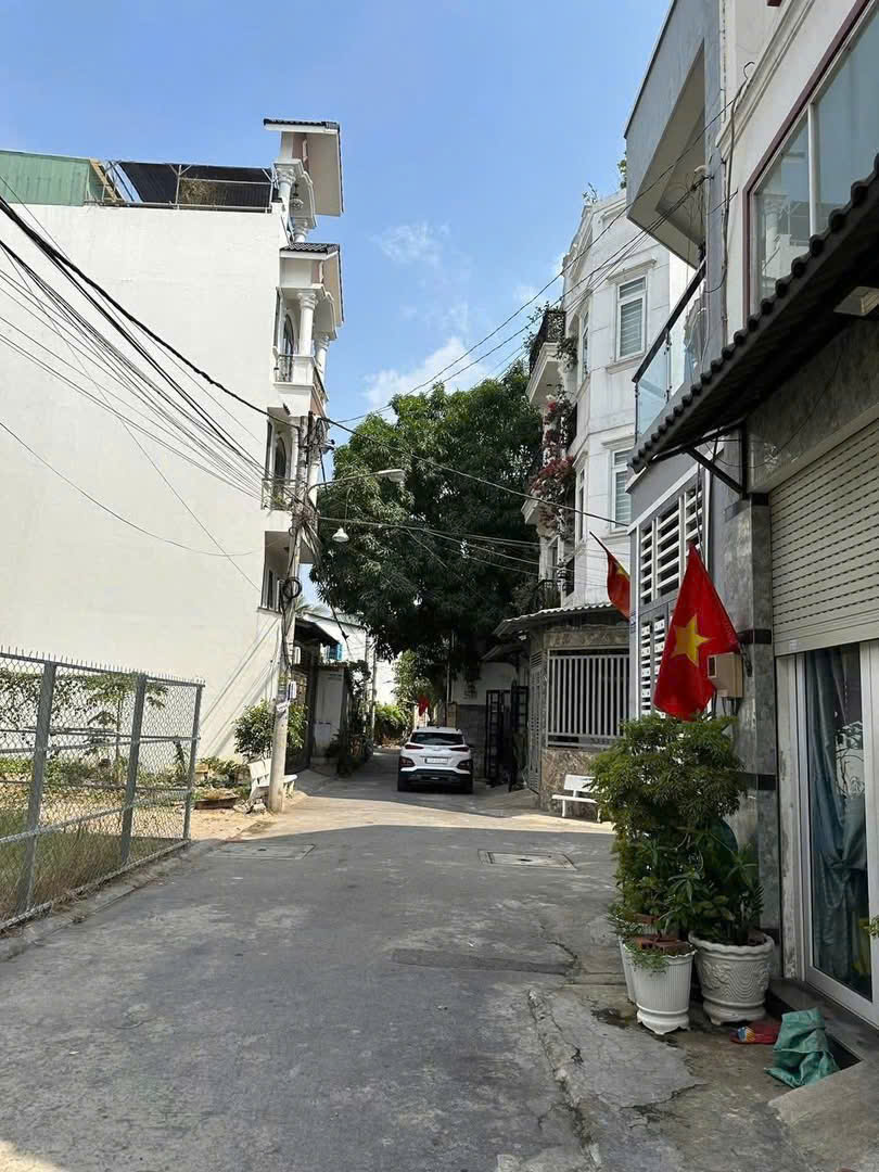 Nhã mới xây cần bán gấp