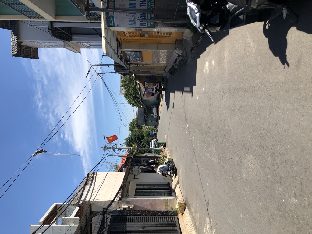 Nhà mặt tiền đẹp cần bán