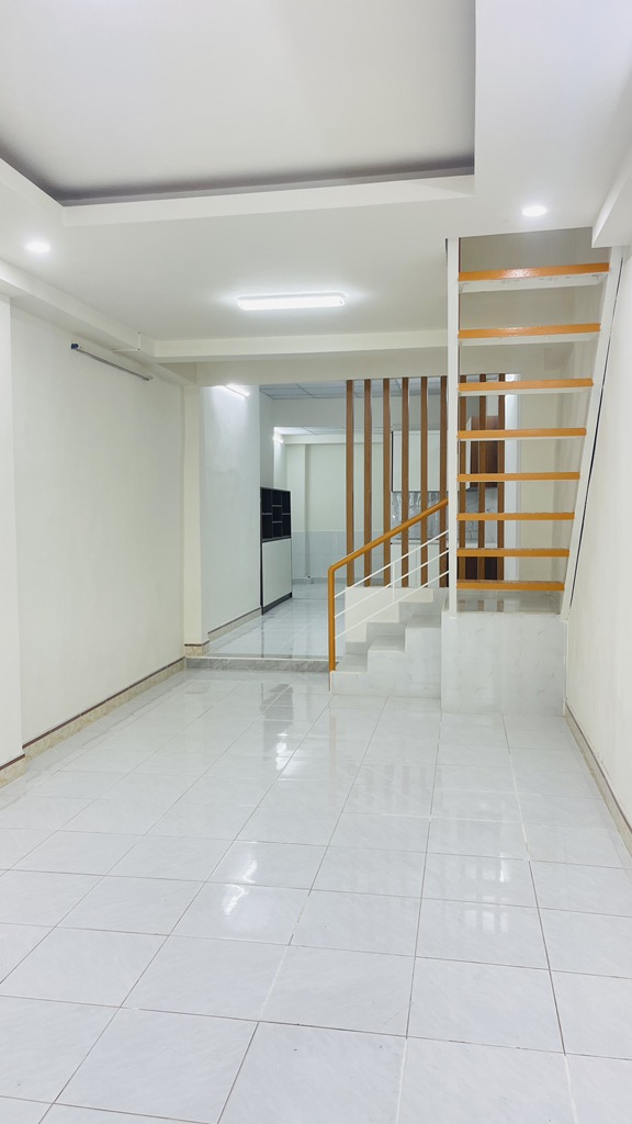 Chủ cần bán nhà ngay chợ Hiệp phú - Đường rộng 8m