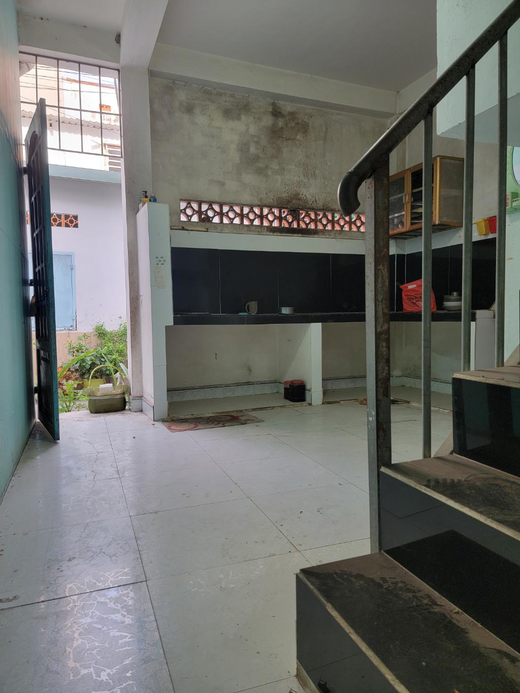 cần bán gấp nhà cấp 4 thoáng mát