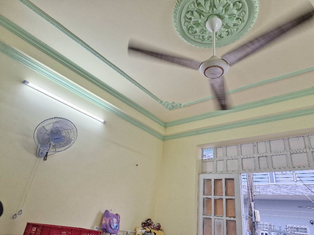 Nhà giá tốt, cực hiếm