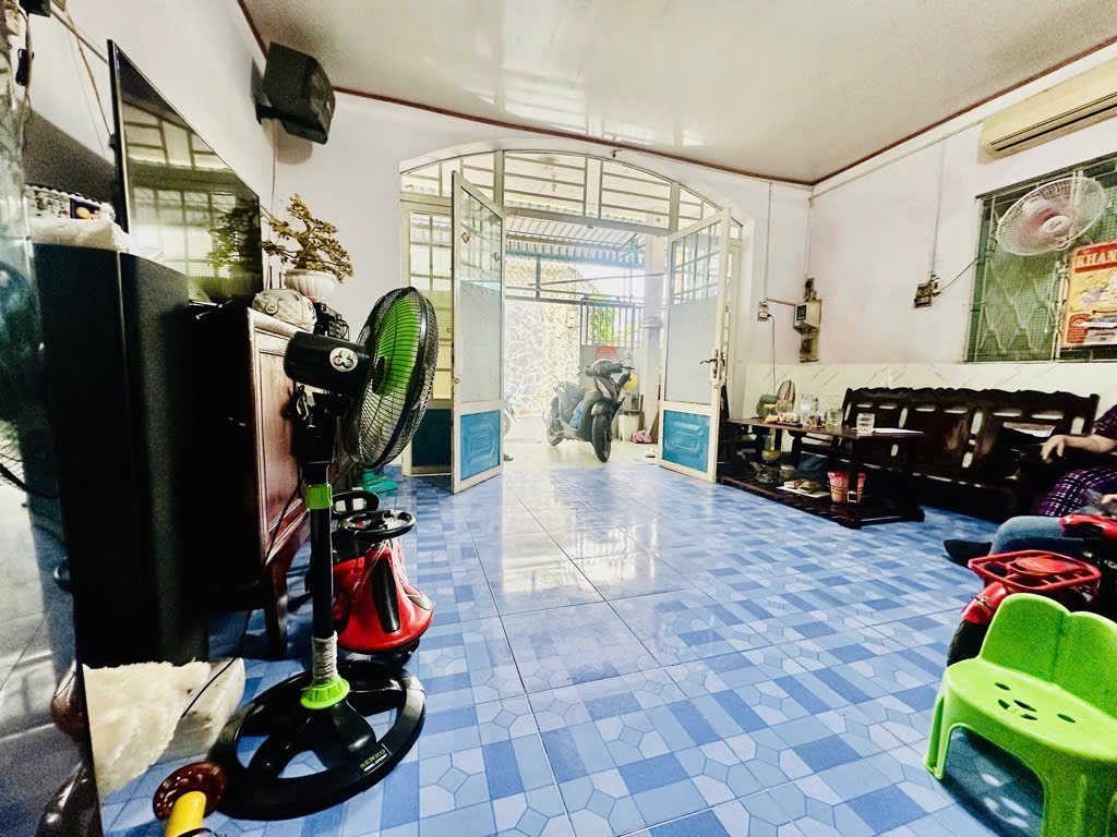 Căn góc 2 mặt tiền