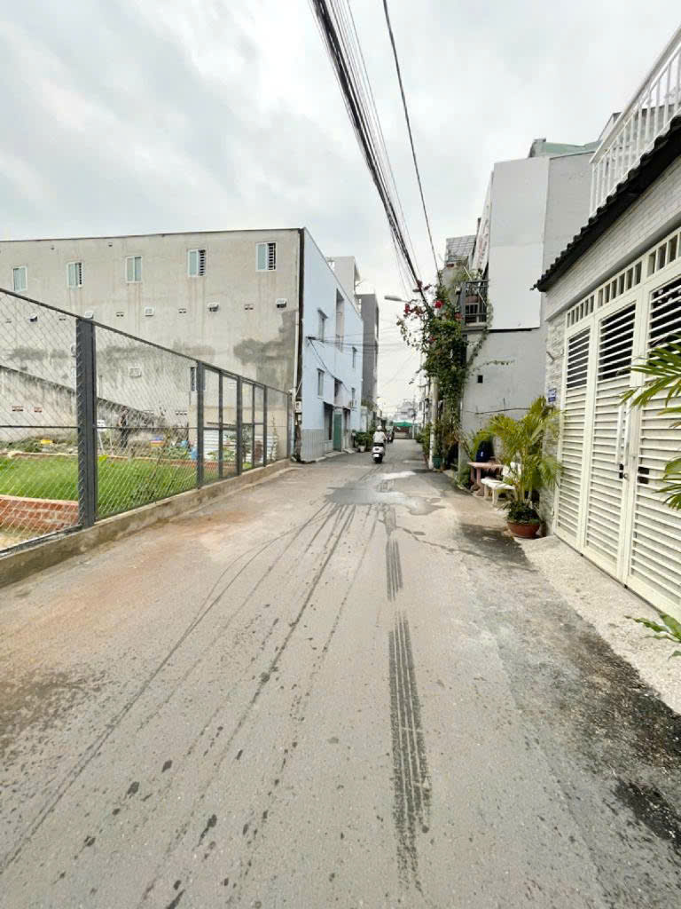 Bán nhà hẻm xe hơi đường 102