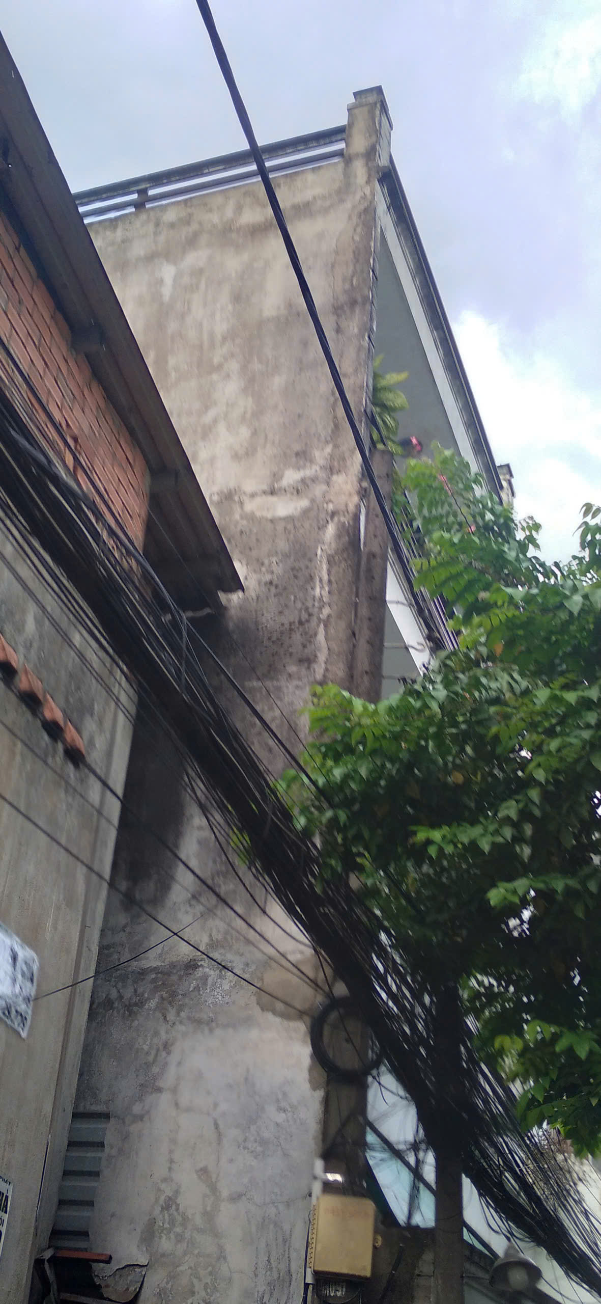 Cần bán gấp nhà 3 lầu đẹp