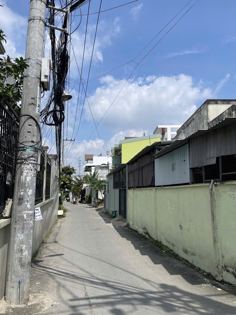 Bán nhà hẻm ô tô