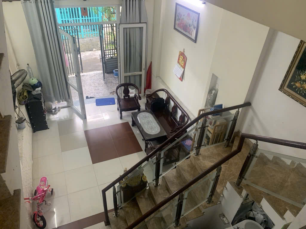 Nhà đẹp: 1 trệt 3 lầu giá chỉ 5 tỷ