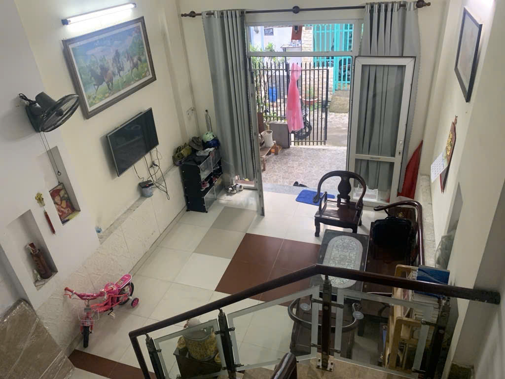 Nhà đẹp: 1 trệt 3 lầu giá chỉ 5 tỷ