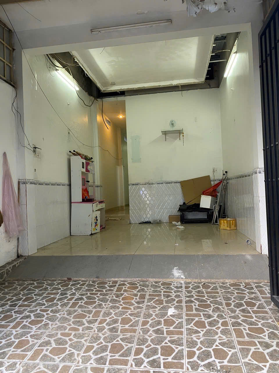 Nhà cấp 4 hẻm xe hơi