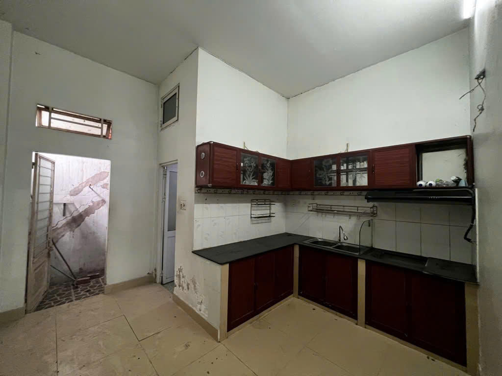 Nhà cấp 4 hẻm xe hơi