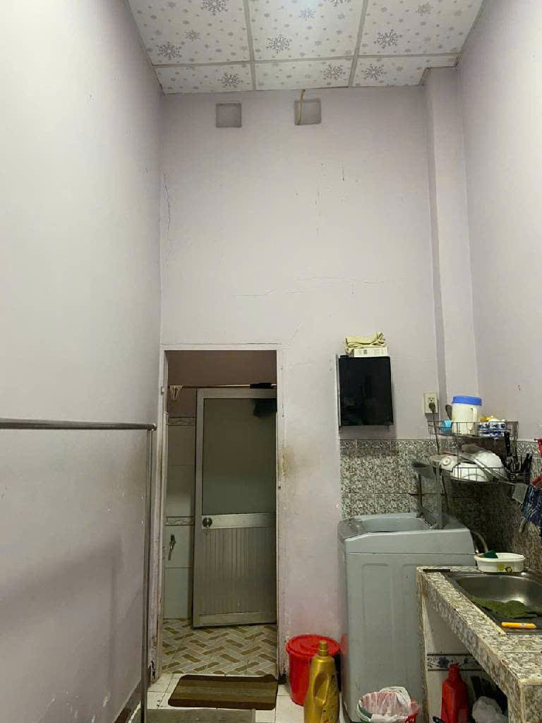 Cần bán gấp căn nhà 1 trệt, 1 lửng tại khu vực gần trường PTTH Hoa Lư.