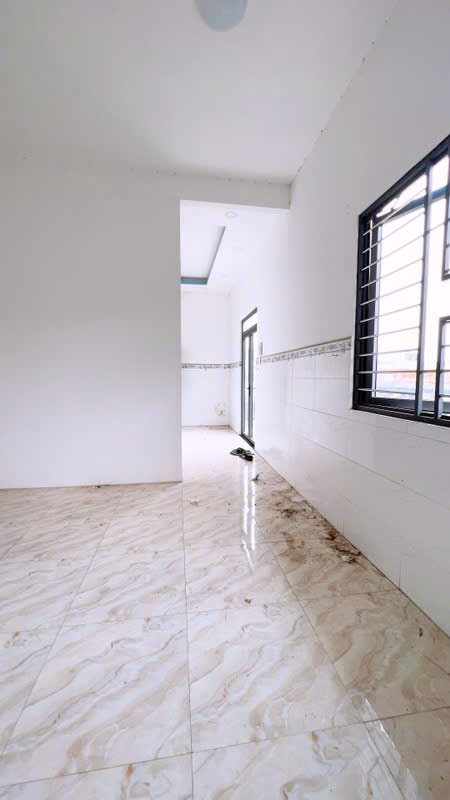 Chủ bán gấp căn nhà 1 trệt, 1 lầu, hẻm xe hơi