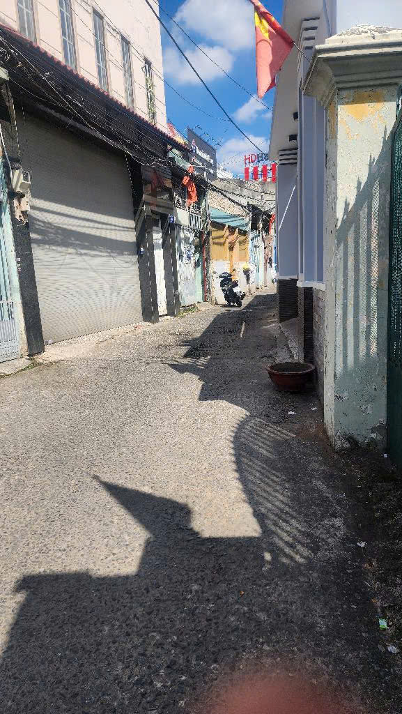 Bán nhà hẻm Lê Văn Việt – Dòng tiền cho thuê ổn định 8tr/tháng