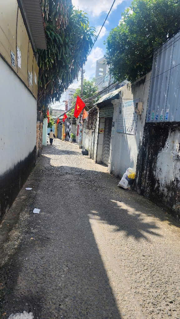 Bán nhà hẻm Lê Văn Việt – Dòng tiền cho thuê ổn định 8tr/tháng