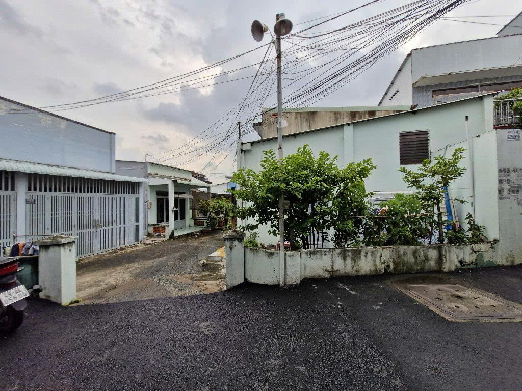 Cần bán nhanh nhà cấp 4 hạ giá cực tốt tại Tăng Nhơn Phú.