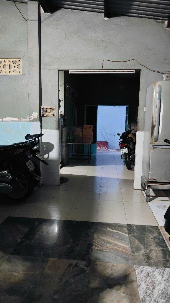 Căn nhà cấp 4 giá tốt ngay trung tâm Tăng Nhơn Phú