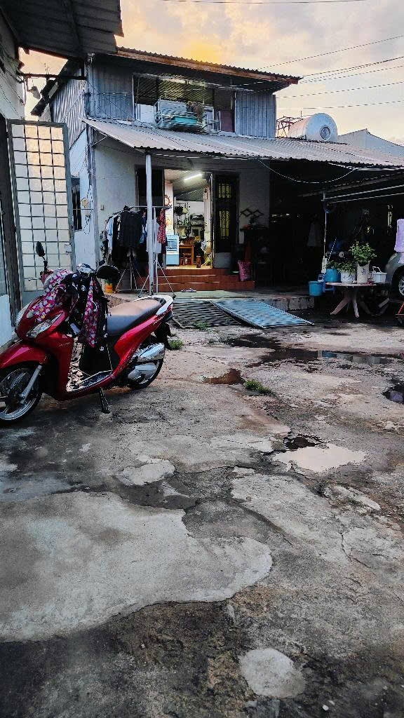 Căn nhà cấp 4 giá tốt ngay trung tâm Tăng Nhơn Phú