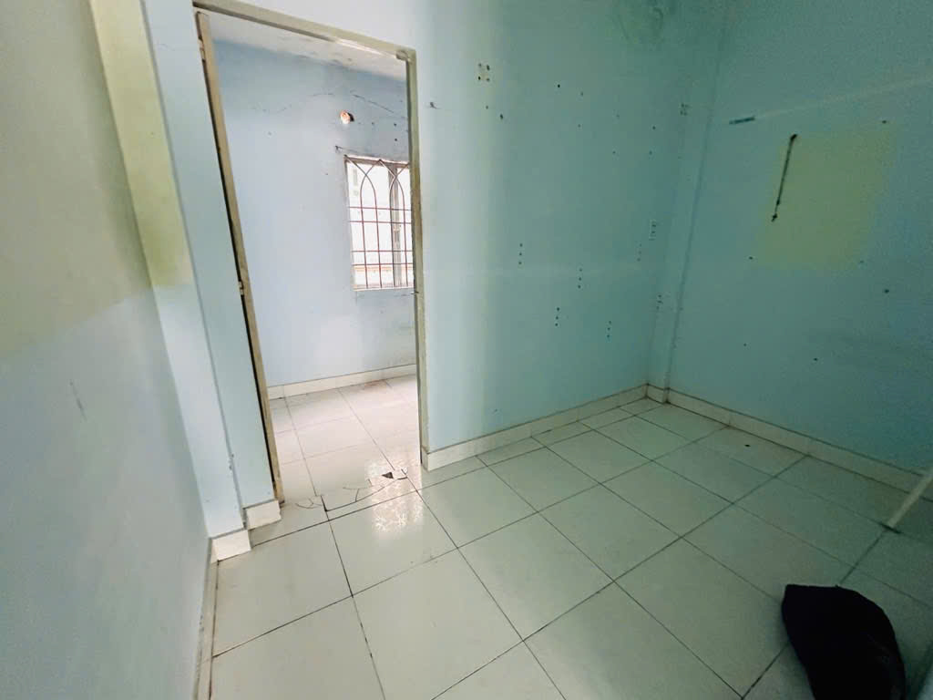 Cần bán nhà đẹp 1 trệt 1 lầu, diện tích 60m², giá chỉ 3.95 tỷ.