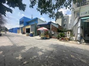 Bán nhanh lô đất mặt tiền cực hiếm tại Thủ Đức.