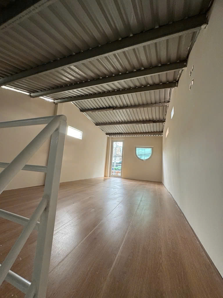 Nhà phố, đường số 546, Phước Long A, Tp Thủ Đức.