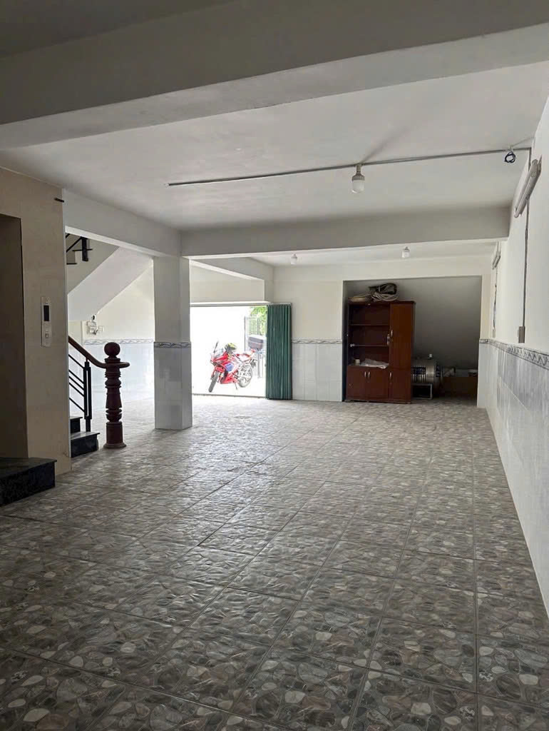 Bán tòa nhà 7 tầng trên đường Nguyễn Duy Trinh. Tp Thủ Đức